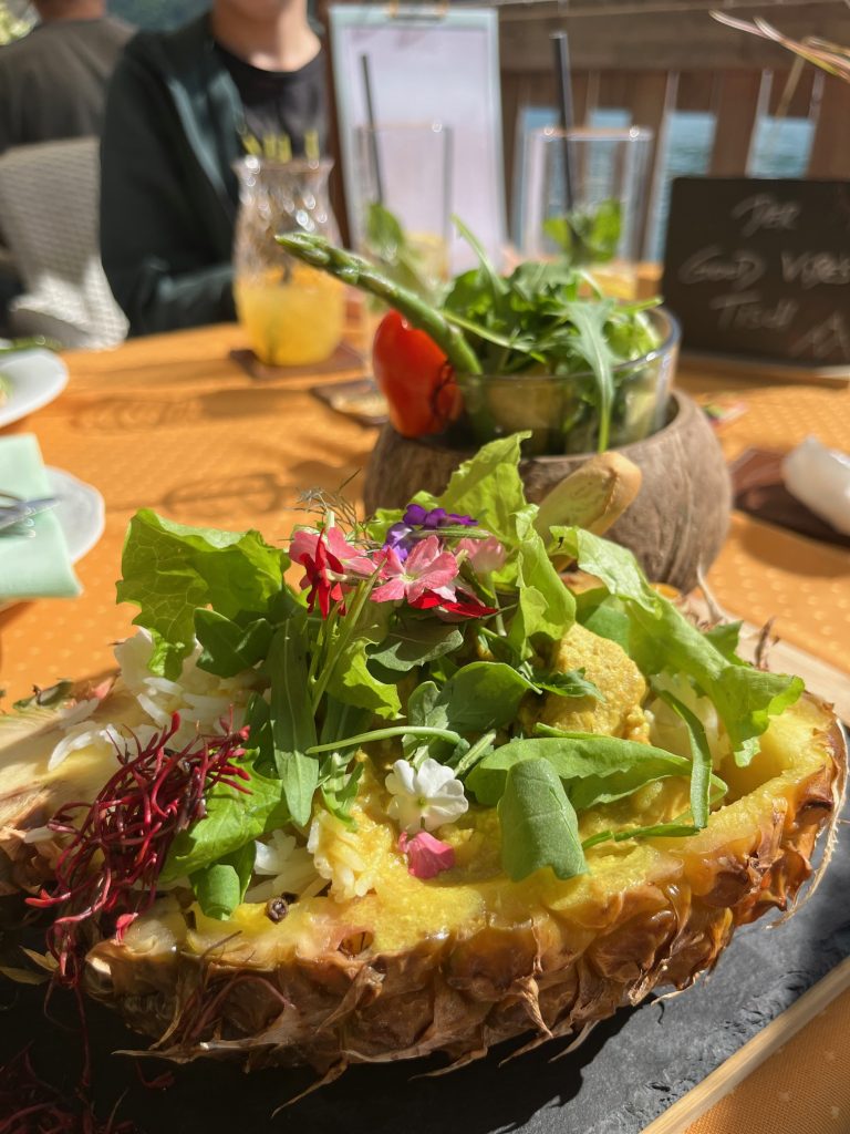 Sweet Chicken Curry mit Reis und Ananas